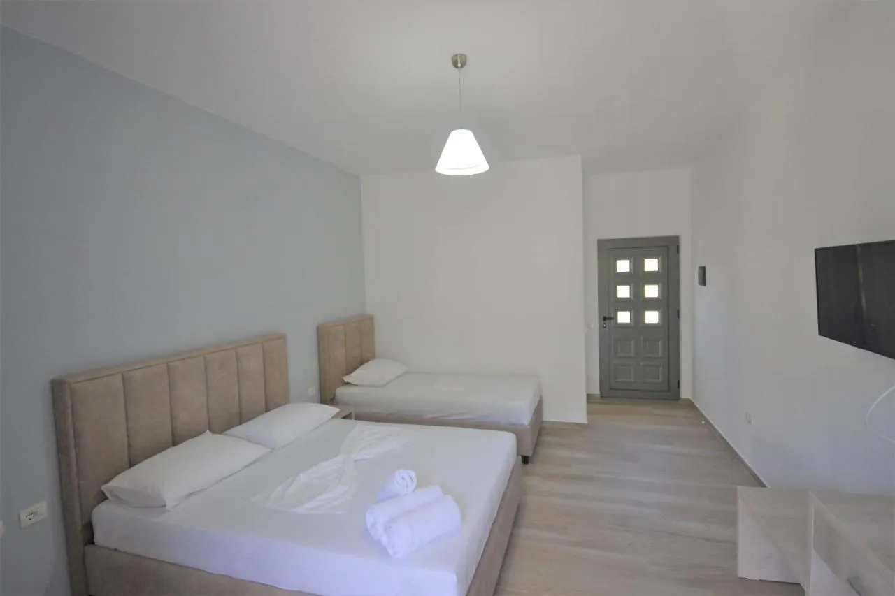 Hotel Bujtina Eleni Himare Albania