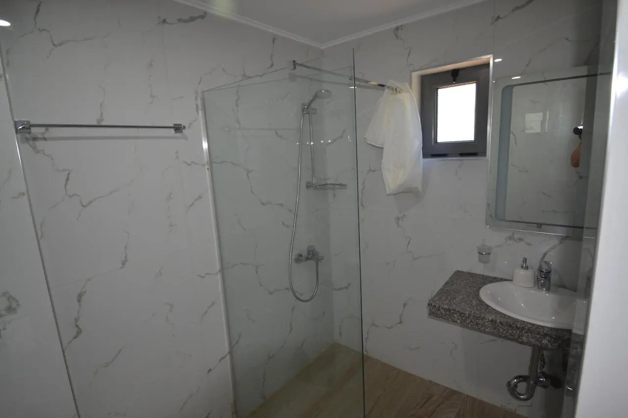Hotel Bujtina Eleni Himare 3*,  Albania