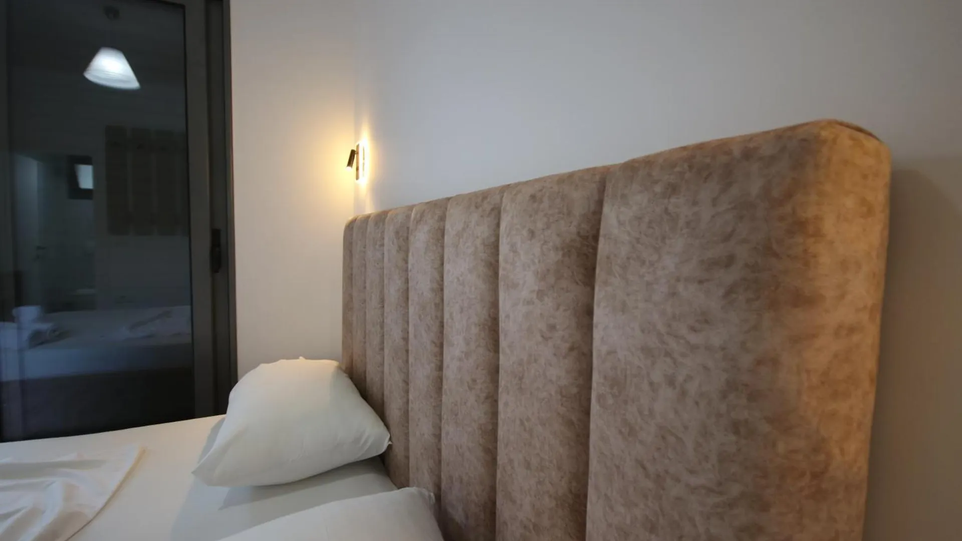 Bujtina Eleni Hotell Himare