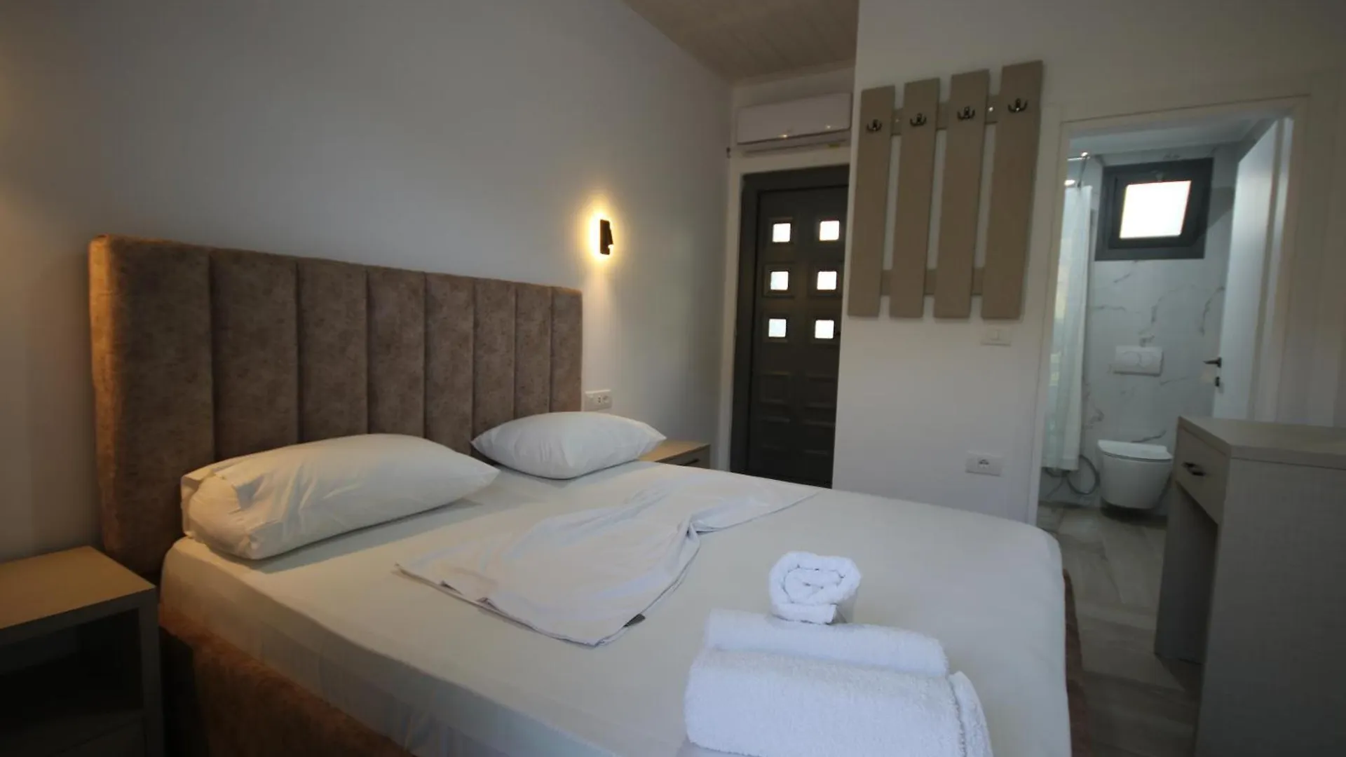 Bujtina Eleni Hotell Himare