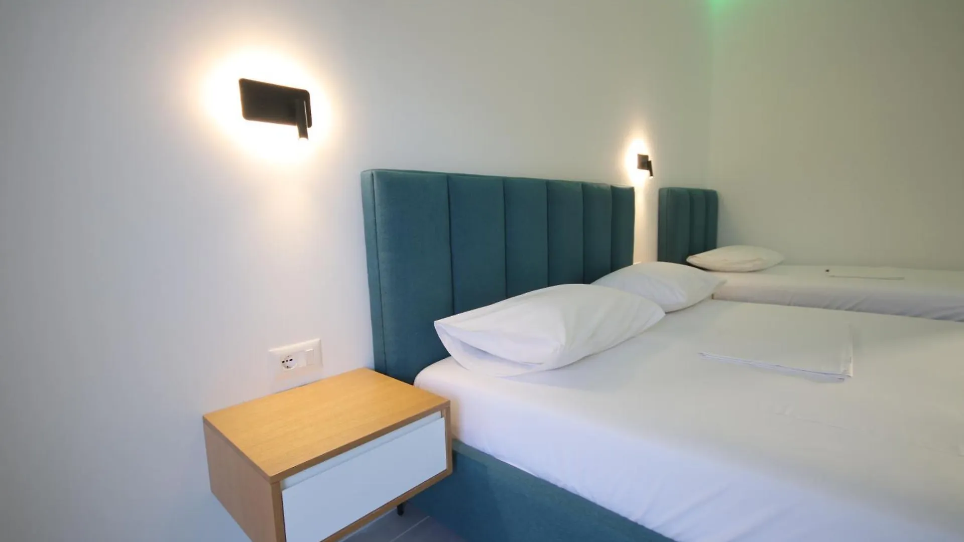 Bujtina Eleni Hotell Himare