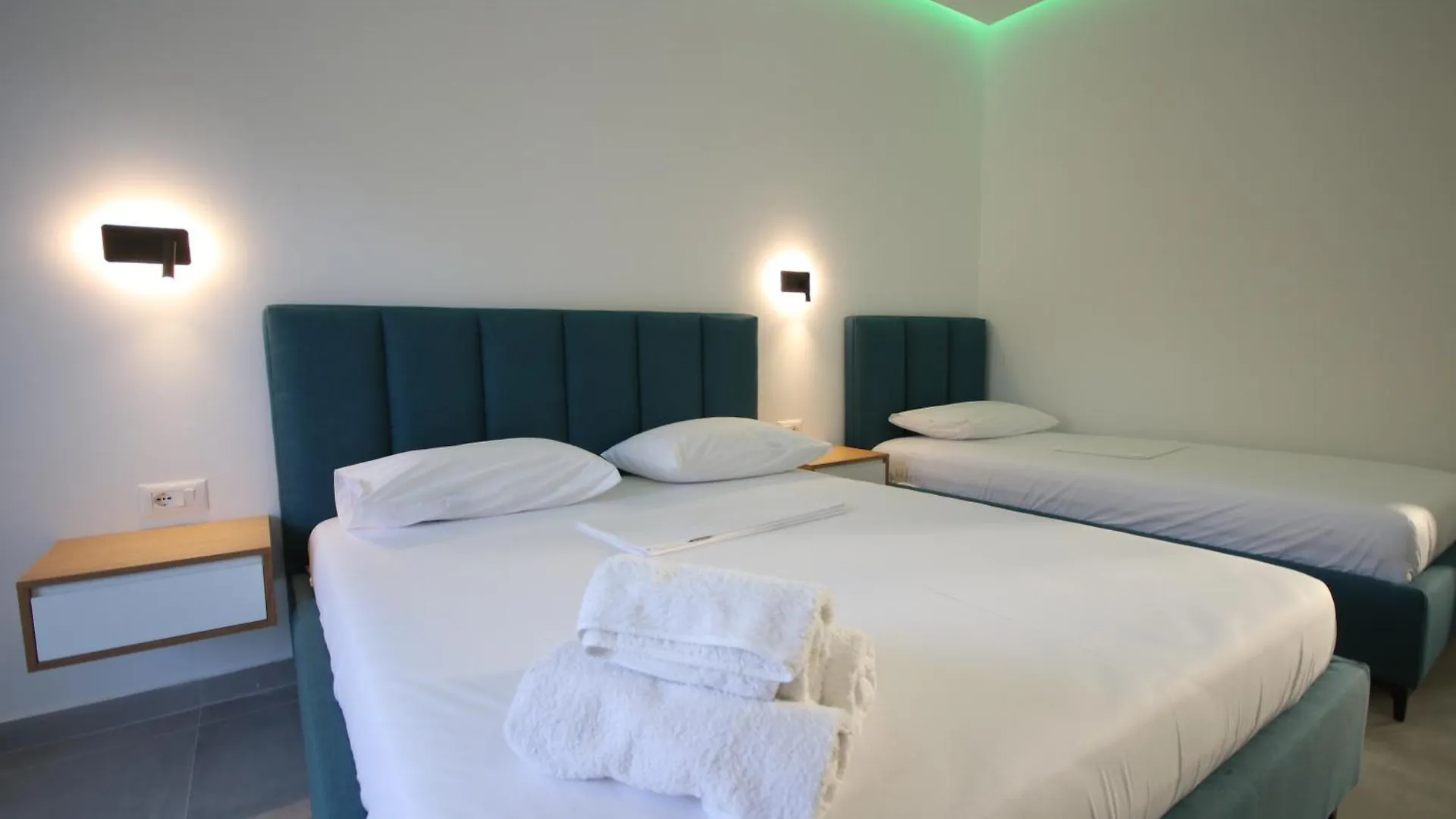 Bujtina Eleni Hotell Himare