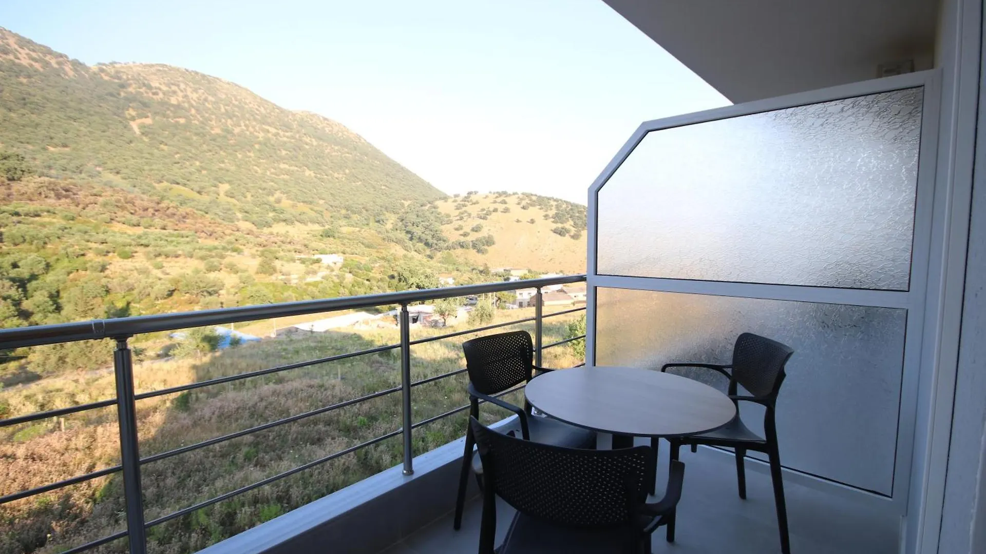 Bujtina Eleni Hotell Himare 3*,