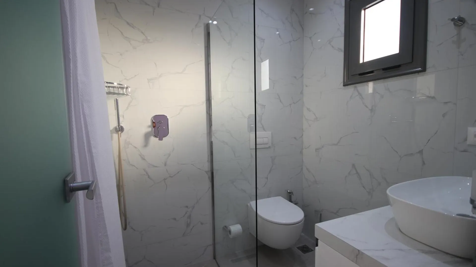 Bujtina Eleni Hotell Himare 3*,  Albanien