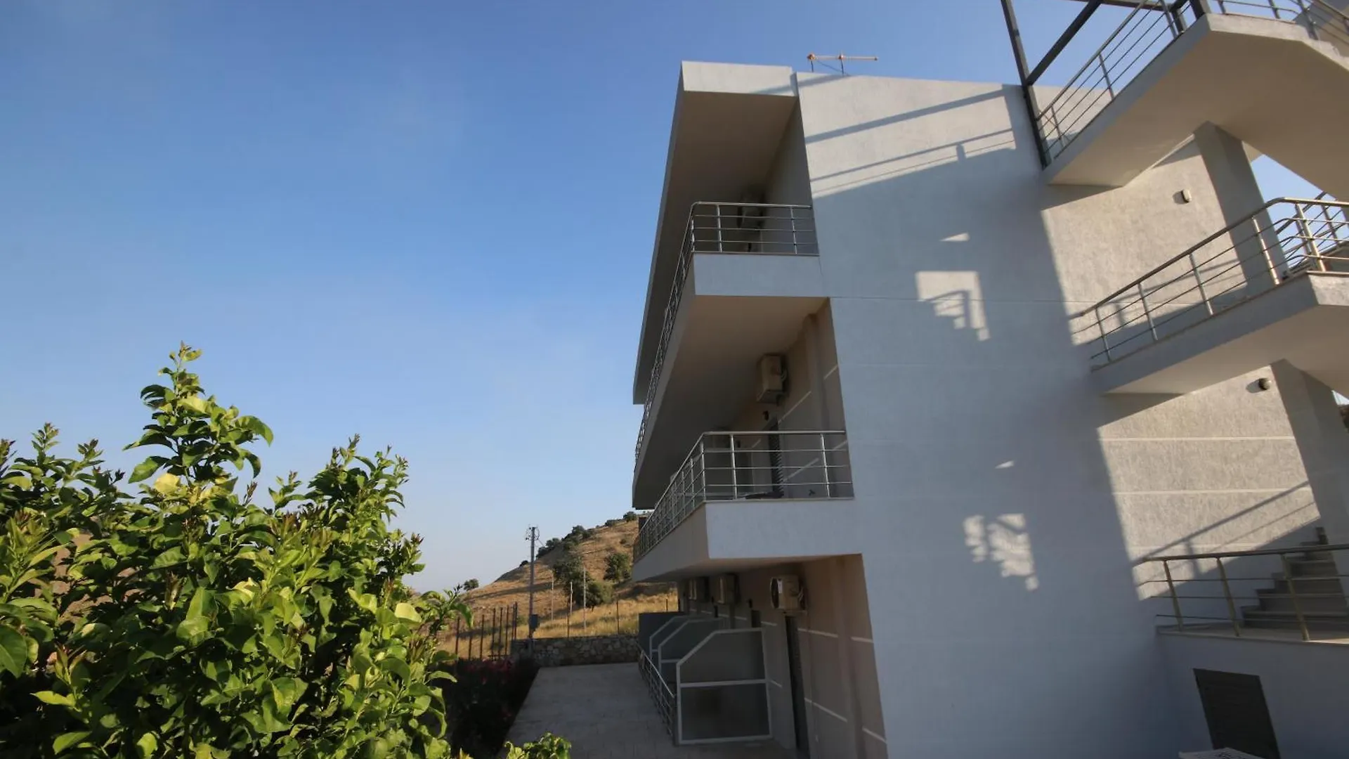 Bujtina Eleni Hotell Himare
