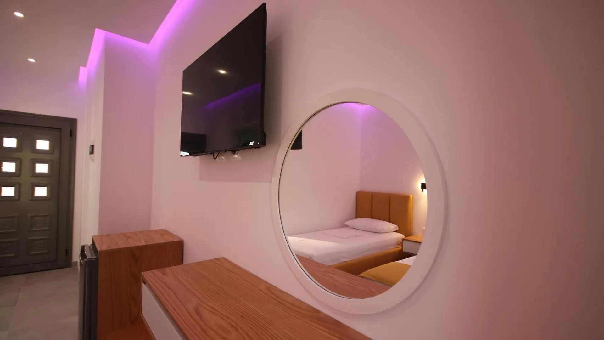 Bujtina Eleni Hotell Himare